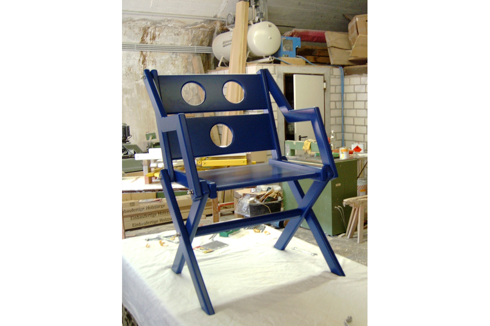 Das gute Stück gibt es auch in Blau lackiert und...